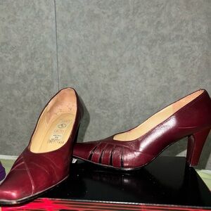 Women’s Cuali Catcli Dark Red Leather Heels // Size 9M